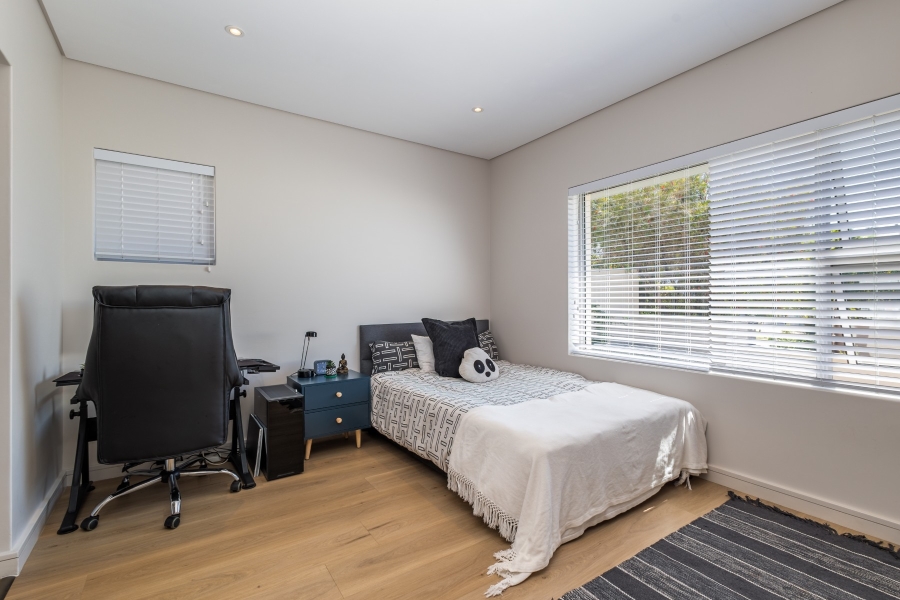 4 Bedroom Property for Sale in Whale Rock Western Cape